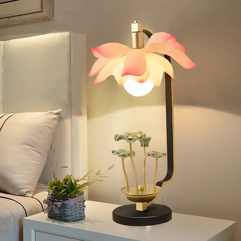 Vintage Creative New Chinese Table Lamp Living Room Hotel Bedroom Bedside Lamp Art Lotus Household Decorative Table Lamp
Vintage Creative New Chinese Table Lamp Living Room Hotel Bedroom Bedside Lamp Art Lotus Household Decorative Table Lamp