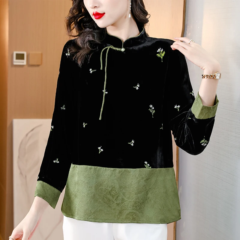 Autumn Winter Black Velvet Thick Warm Top Coats Women Fashion Chic Embroidery Floral Blouses 2024 Korean Elegant Casual Jackets
Autumn Winter Black Velvet Thick Warm Top Coats Women Fashion Chic Embroidery Floral Blouses 2024 Korean Elegant Casual Jackets