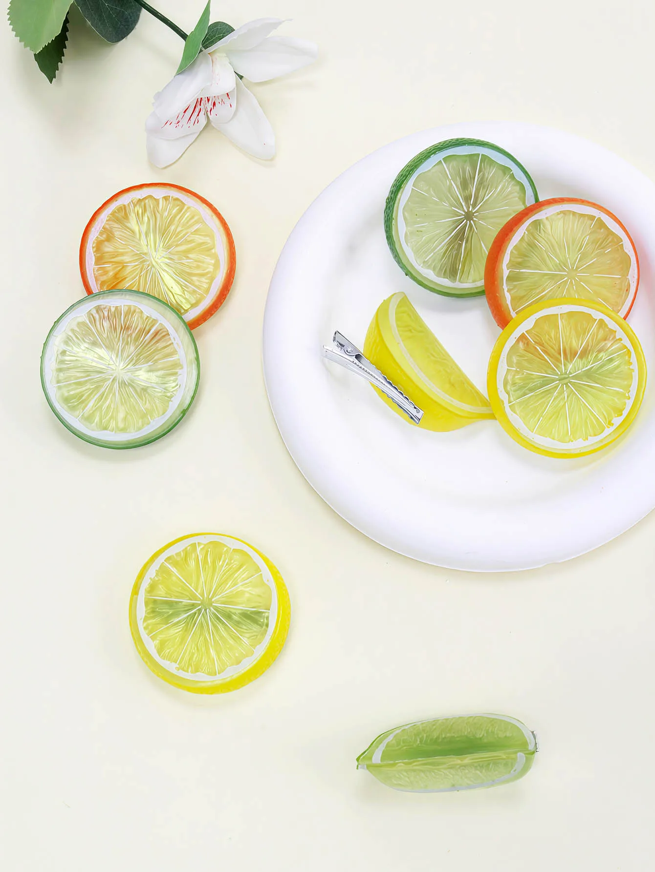 Girls summer cute refreshing lemon / orange hair clips .Fresh and delicate bangs broken hair hairpin.
Girls summer cute refreshing lemon / orange hair clips .Fresh and delicate bangs broken hair hairpin.