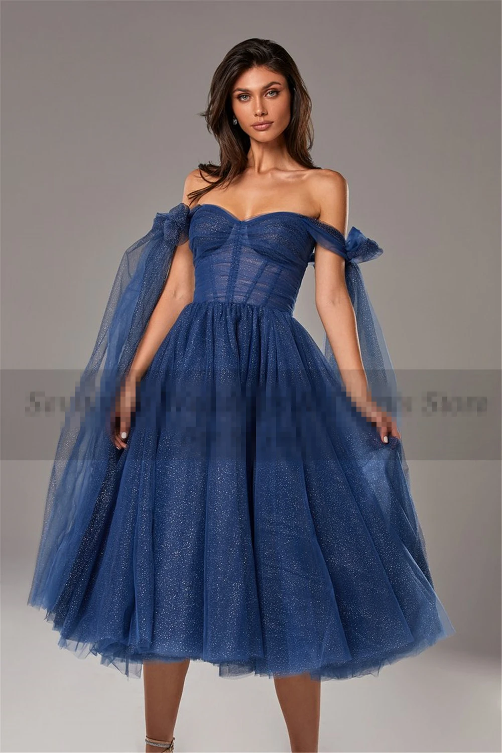 Customized Evening Dress Navy Blue Bling Tulle Off The Shoulder Tea-Length Pleat A-Line Plus size Women Formal Party Gown H946
Customized Evening Dress Navy Blue Bling Tulle Off The Shoulder Tea-Length Pleat A-Line Plus size Women Formal Party Gown H946