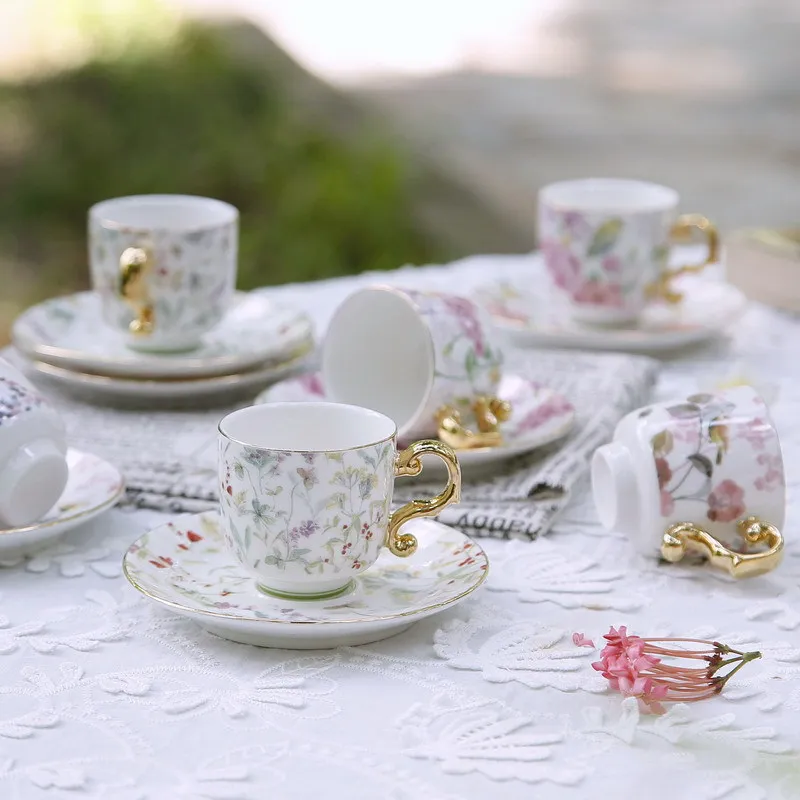 Pastoral Style Flower and Bird Series Real Gold Handle Concentrated Ceramic Coffee Cup and Saucer6Set of Small Coffee Cups
Pastoral Style Flower and Bird Series Real Gold Handle Concentrated Ceramic Coffee Cup and Saucer6Set of Small Coffee Cups