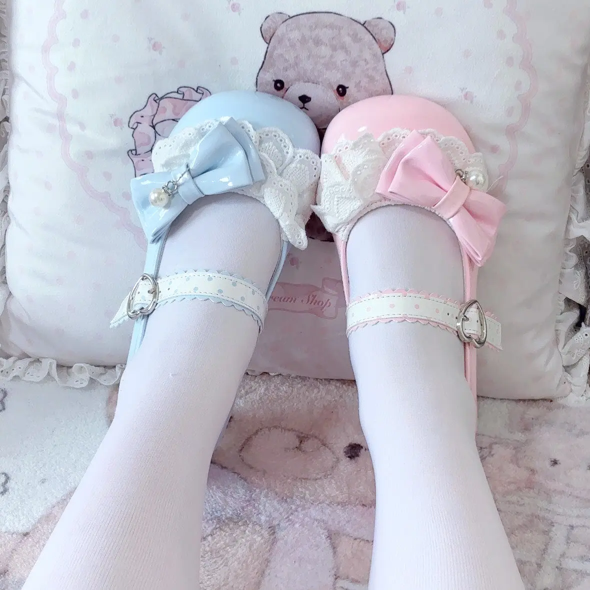 Japanese Original Sweet and Cute Lolita Low-heeled Single Shoes Soft Girl Round Head Cute Girl Daily Lace Pearl Mary Jane Shoes
Japanese Original Sweet and Cute Lolita Low-heeled Single Shoes Soft Girl Round Head Cute Girl Daily Lace Pearl Mary Jane Shoes
