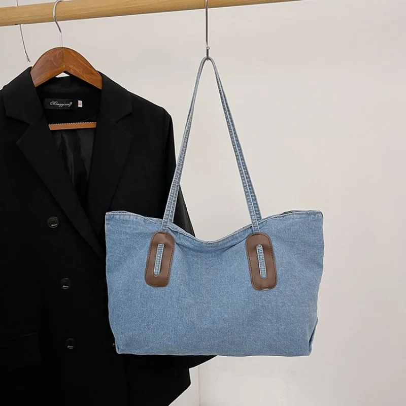 Classic Style Leather Tote Bag For Ladies Crossbody Carry Option By Luxury Brand Elegant And Roomy
Classic Style Leather Tote Bag For Ladies Crossbody Carry Option By Luxury Brand Elegant And Roomy