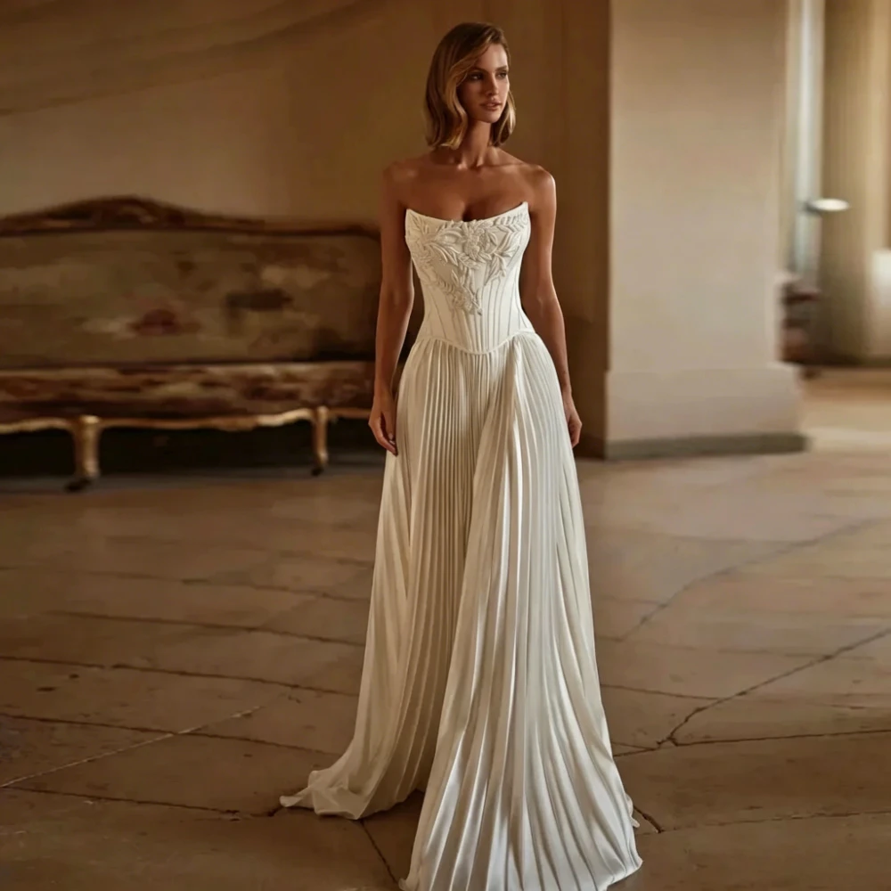 Customized Elegant Modern A-Line Pleat Strapless Wedding Dress Applique Open Back Elegant Bridal Gowns Simple Vestido De Novia
Customized Elegant Modern A-Line Pleat Strapless Wedding Dress Applique Open Back Elegant Bridal Gowns Simple Vestido De Novia