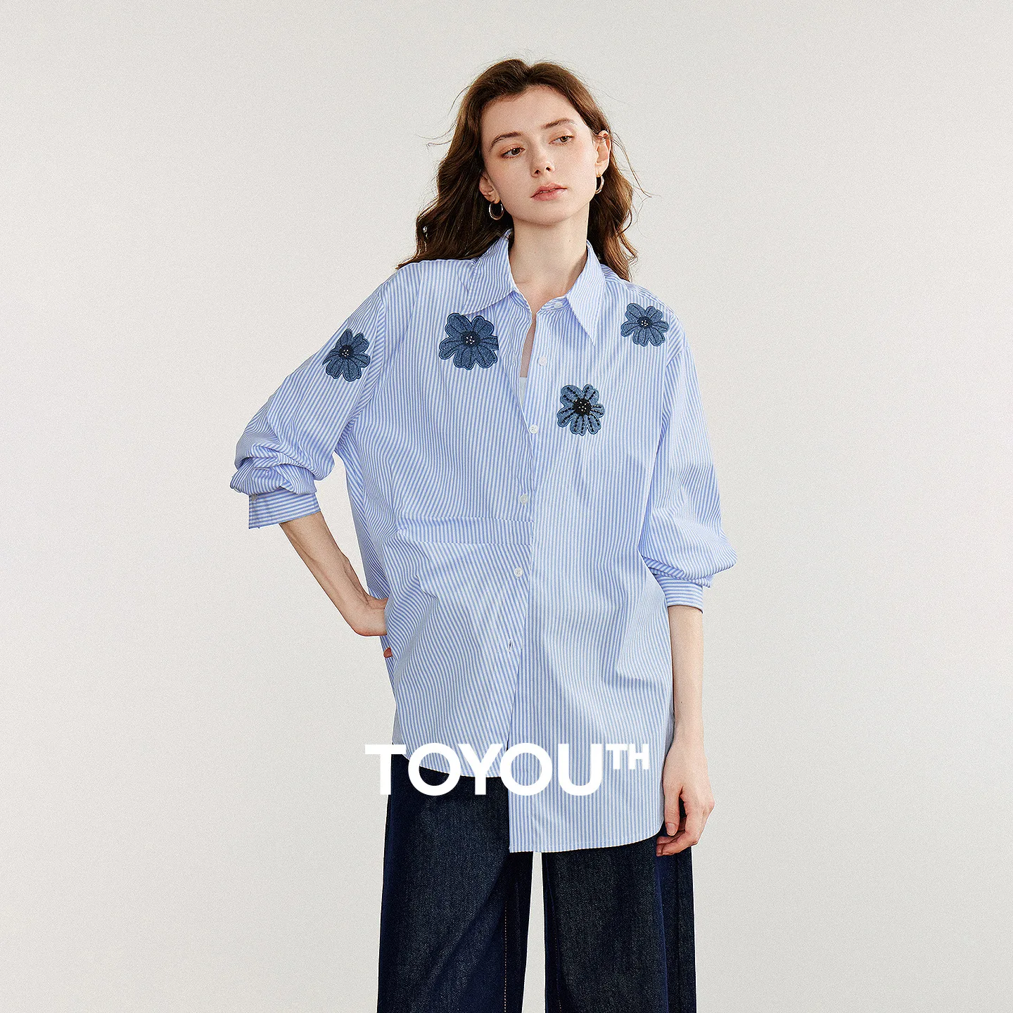 TOYOUTH Women Blouse Shirt 2025 Autumn New Light Blue Striped Denim Flower Embroidery Asymmetric Streetwear Casual Blouse Shirt
TOYOUTH Women Blouse Shirt 2025 Autumn New Light Blue Striped Denim Flower Embroidery Asymmetric Streetwear Casual Blouse Shirt