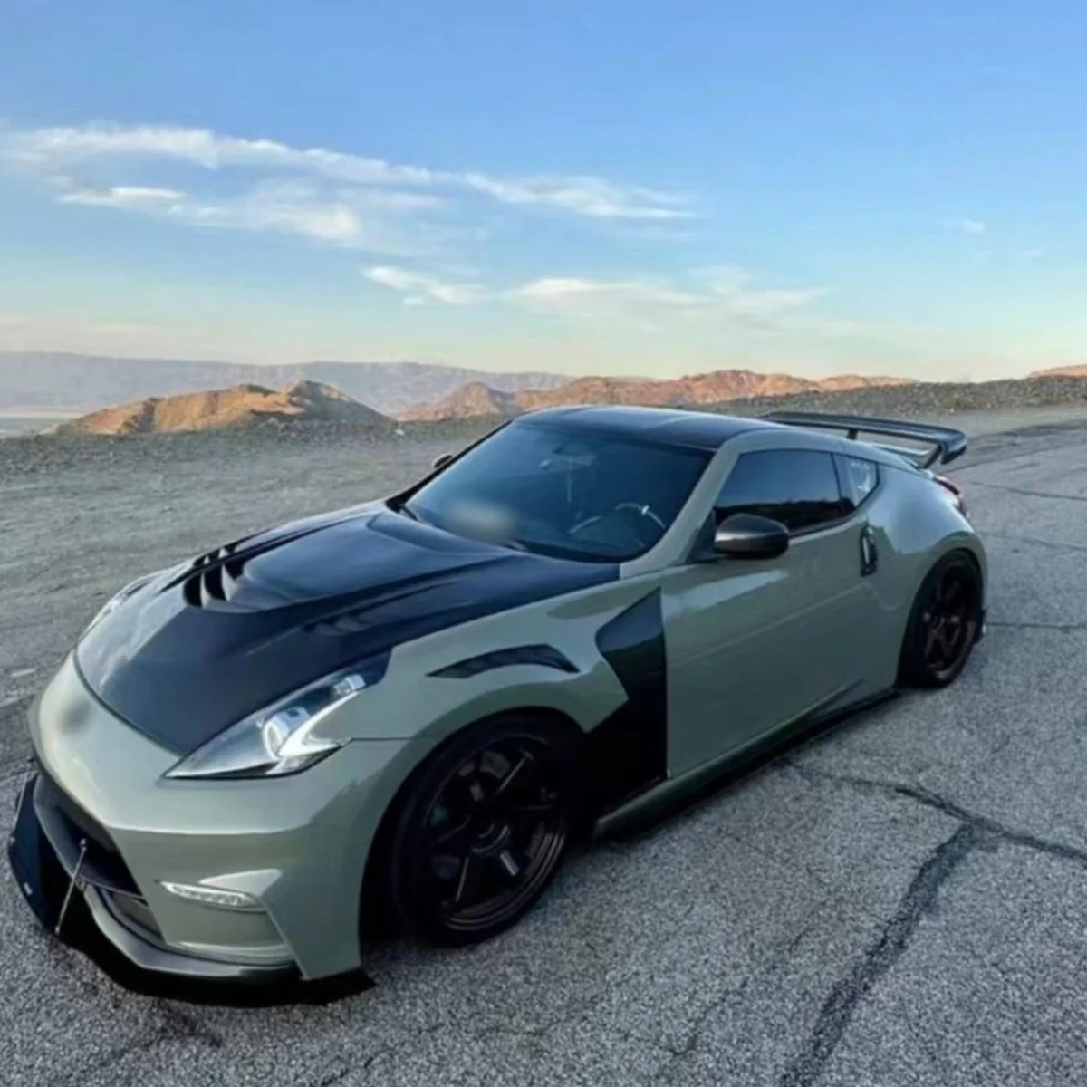 MRD 370Z Bonnet Hood MBJ Style Hood Fits For Nissan Z34 Dry Carbon Fiber 370Z Engine Cover For Replacement.
MRD 370Z Bonnet Hood MBJ Style Hood Fits For Nissan Z34 Dry Carbon Fiber 370Z Engine Cover For Replacement.