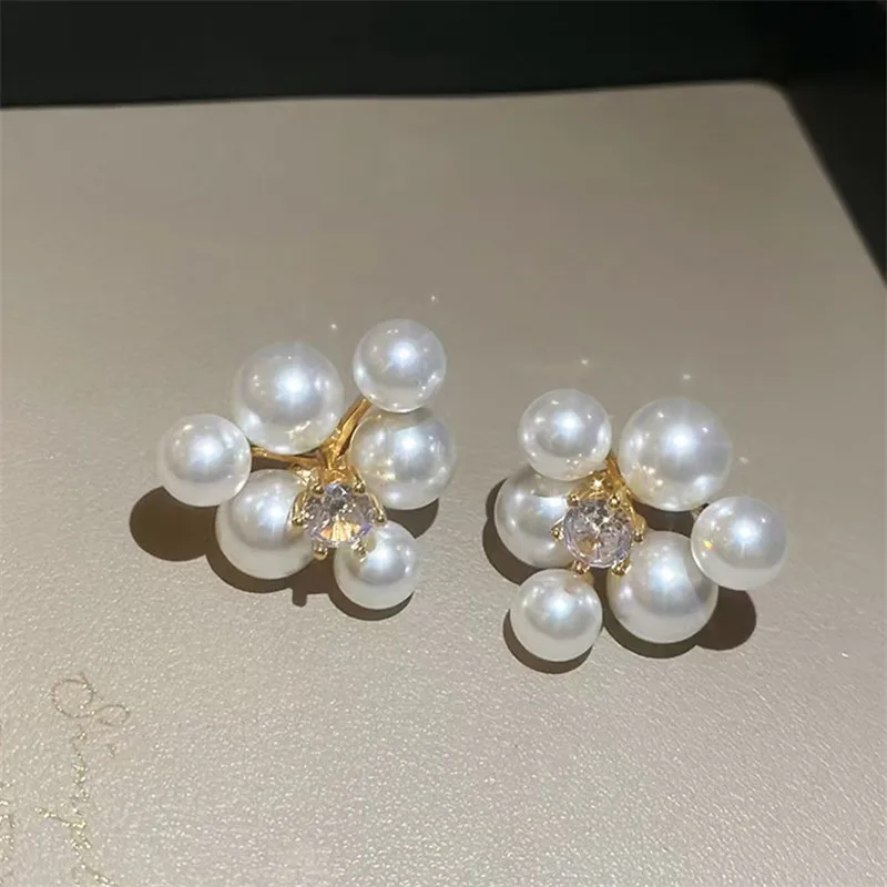 2025 French Style Pearl Flower Zircon Earrings for Women Elegant High-End Jewelry Ear Jewelry for Parties Weddings
2025 French Style Pearl Flower Zircon Earrings for Women Elegant High-End Jewelry Ear Jewelry for Parties Weddings