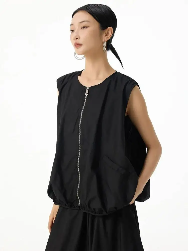 Women Black Plain Color Big Size Casual Bud Vest New Round Neck Sleeveless Fashion Tide Spring Autumn
Women Black Plain Color Big Size Casual Bud Vest New Round Neck Sleeveless Fashion Tide Spring Autumn