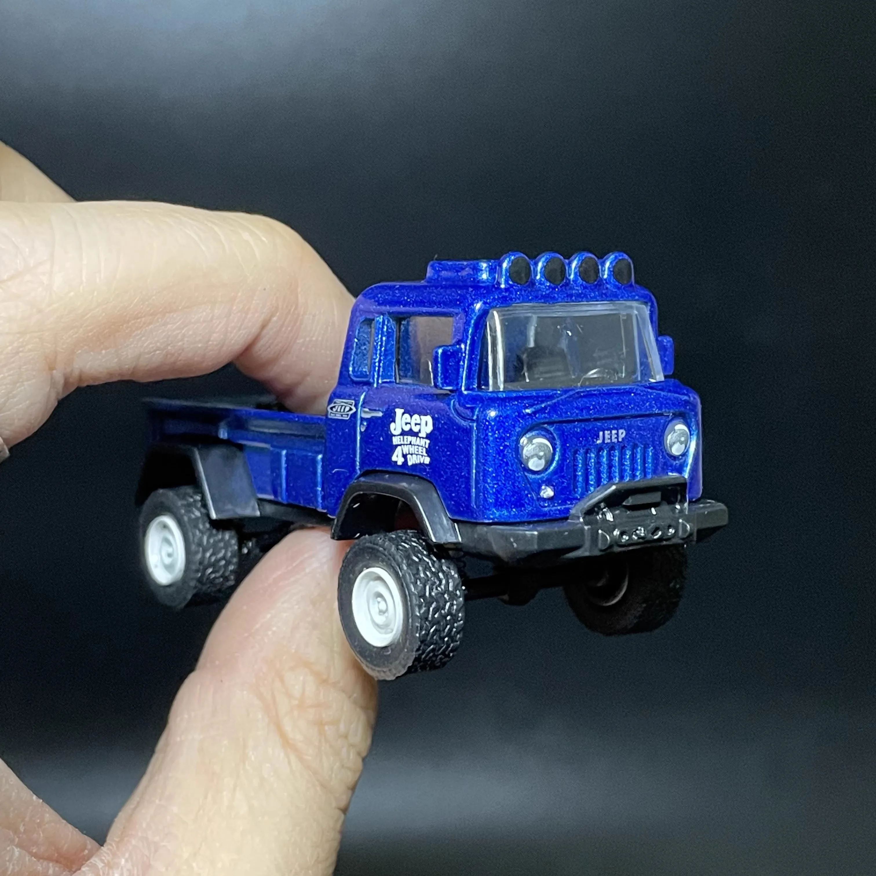 1:64 Model Car Off-Road Rover Defender Chassis Modification D90 with Shock Conversion
1:64 Model Car Off-Road Rover Defender Chassis Modification D90 with Shock Conversion