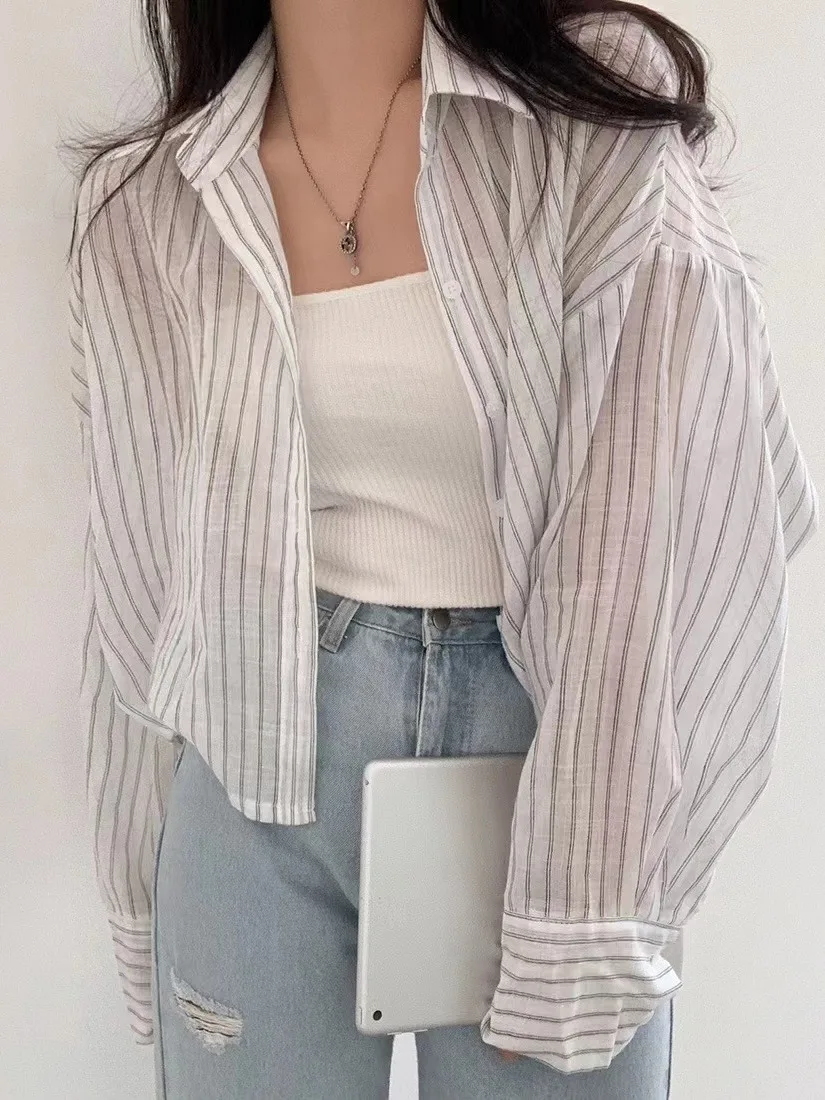 Elegant Long Sleeve Slim Fit Sun Protection Shirt Women's Loose Lightweight Short Stripe Shirt Jacket Single Button Design
Elegant Long Sleeve Slim Fit Sun Protection Shirt Women's Loose Lightweight Short Stripe Shirt Jacket Single Button Design