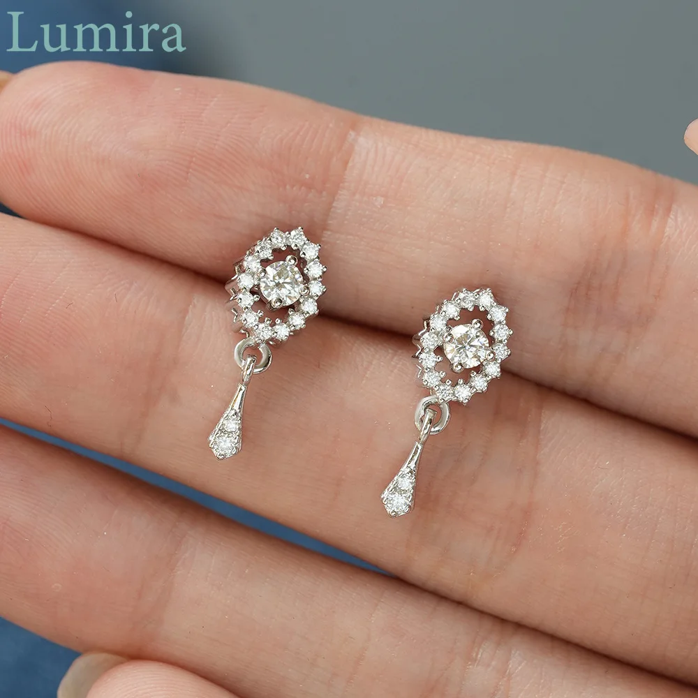 Lumia Women's Fashion Devil's Eye Platinum PT950 Stud Earrings with Moissanite in Unique Shapes Charm Fine Jewelry Gift
Lumia Women's Fashion Devil's Eye Platinum PT950 Stud Earrings with Moissanite in Unique Shapes Charm Fine Jewelry Gift