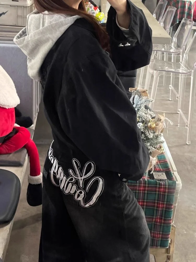 HOUZHOU Vintage Gothic Embroidery Jeans Women Black Grunge Oversized Denim Trousers Y2k Hip Hop Boyfriend Baggy Jeans Streetwear
HOUZHOU Vintage Gothic Embroidery Jeans Women Black Grunge Oversized Denim Trousers Y2k Hip Hop Boyfriend Baggy Jeans Streetwear