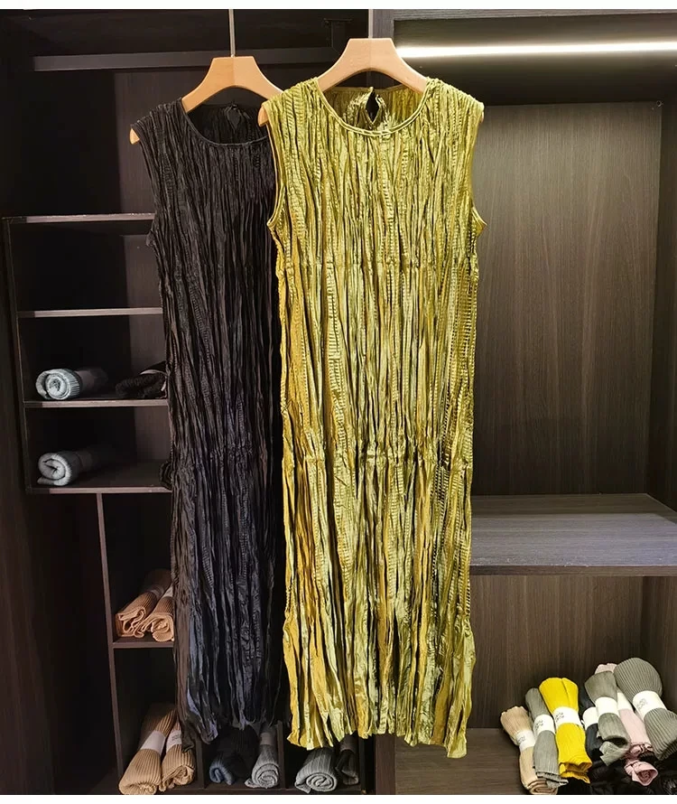 Women's Sleeveless Pleated Midi Dress Metallic Shiny Crinkle A-Line Summer Casual Loose Tank Sundress Elegant Party Vestidos
Women's Sleeveless Pleated Midi Dress Metallic Shiny Crinkle A-Line Summer Casual Loose Tank Sundress Elegant Party Vestidos