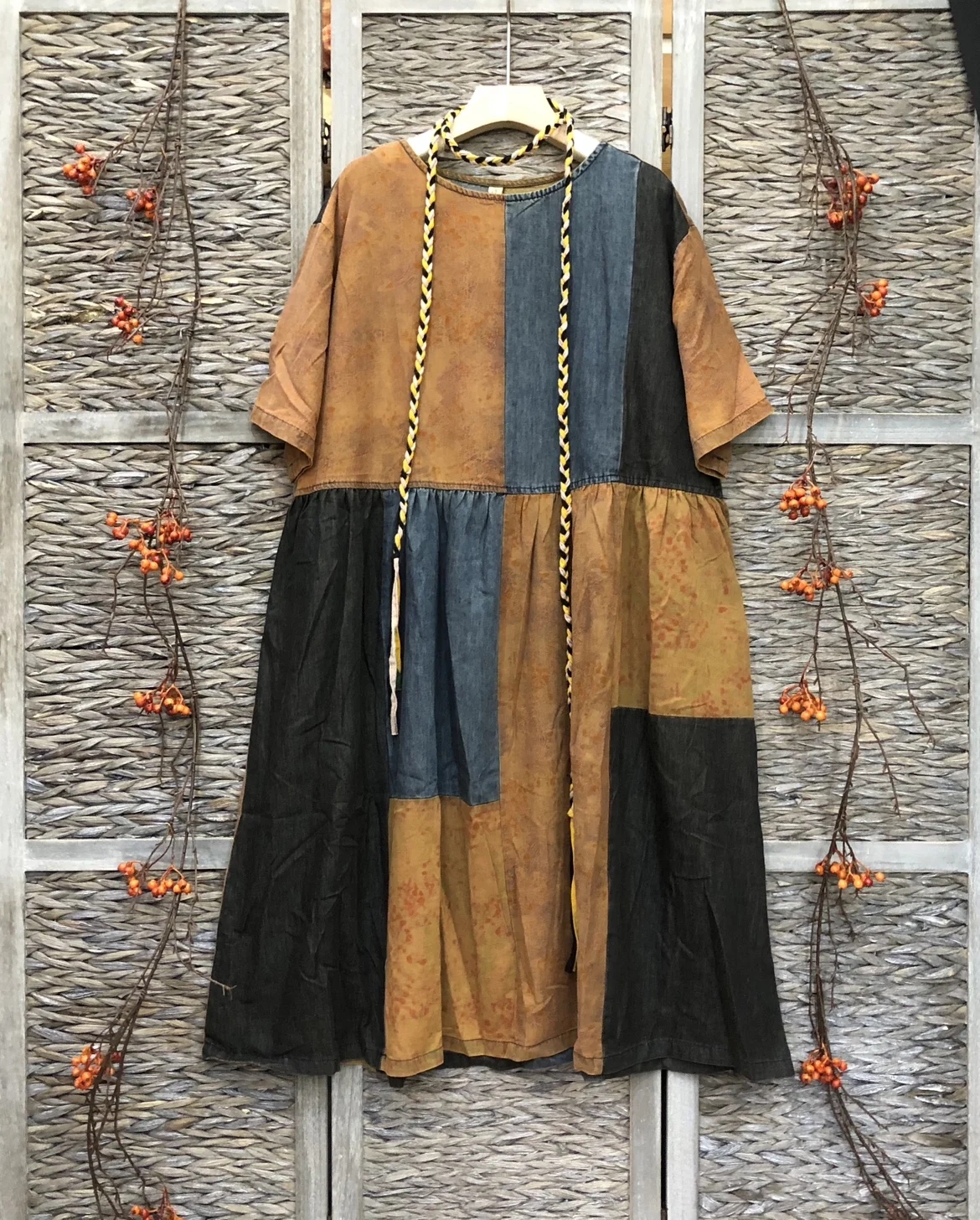 Retro Print Splicing High Waist Denim Women's Dress Summer 2023 Loose Slimming Midi Skirt Cotton Plant Floral Commute Style
Retro Print Splicing High Waist Denim Women's Dress Summer 2023 Loose Slimming Midi Skirt Cotton Plant Floral Commute Style