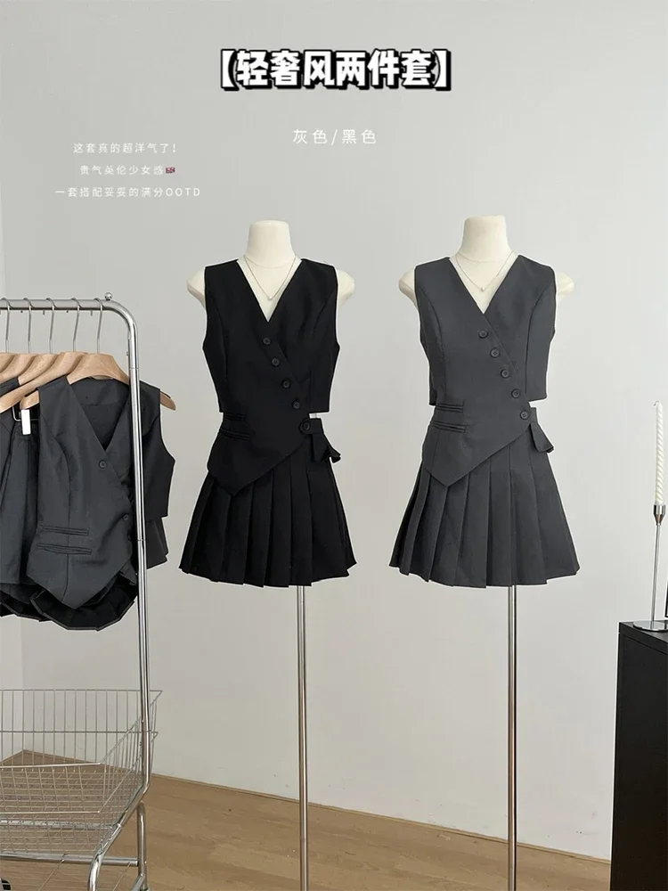 Summer Women Old Money French Vintage Suit Elegant Office Lady Outfits 2 Piece Set Sleeveless Vest + Mini A-line Pleated Skirt
Summer Women Old Money French Vintage Suit Elegant Office Lady Outfits 2 Piece Set Sleeveless Vest + Mini A-line Pleated Skirt