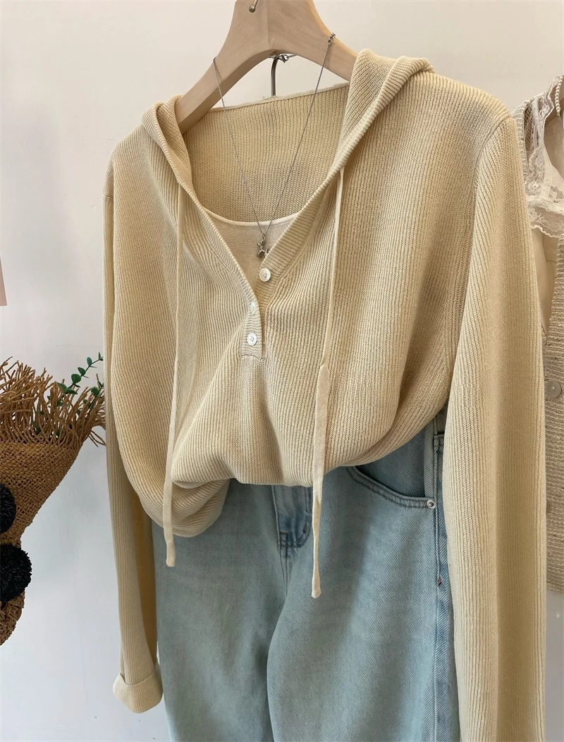 Retro Japanese Style Knitted Hat Sweatshirt Women's Gentle Casual Short Top Trendy Half Buttoned Faux Two-piece Spring Commute
Retro Japanese Style Knitted Hat Sweatshirt Women's Gentle Casual Short Top Trendy Half Buttoned Faux Two-piece Spring Commute