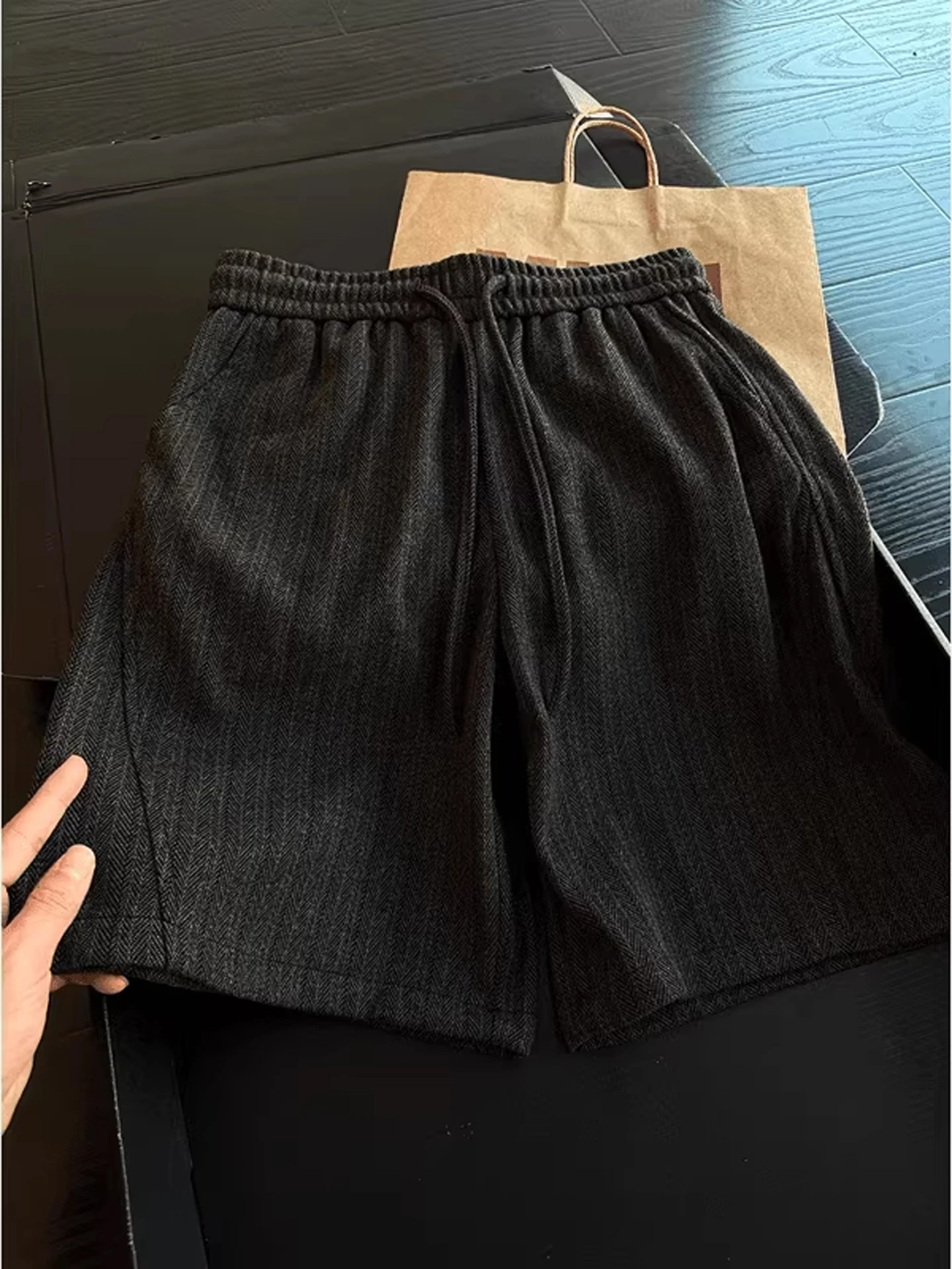 Black Tweed Five-Point Men's Shorts CleanFit Casual Sporty Summer High-End Feeling Asymmetrical Loose Elastic Waist Shorts
Black Tweed Five-Point Men's Shorts CleanFit Casual Sporty Summer High-End Feeling Asymmetrical Loose Elastic Waist Shorts