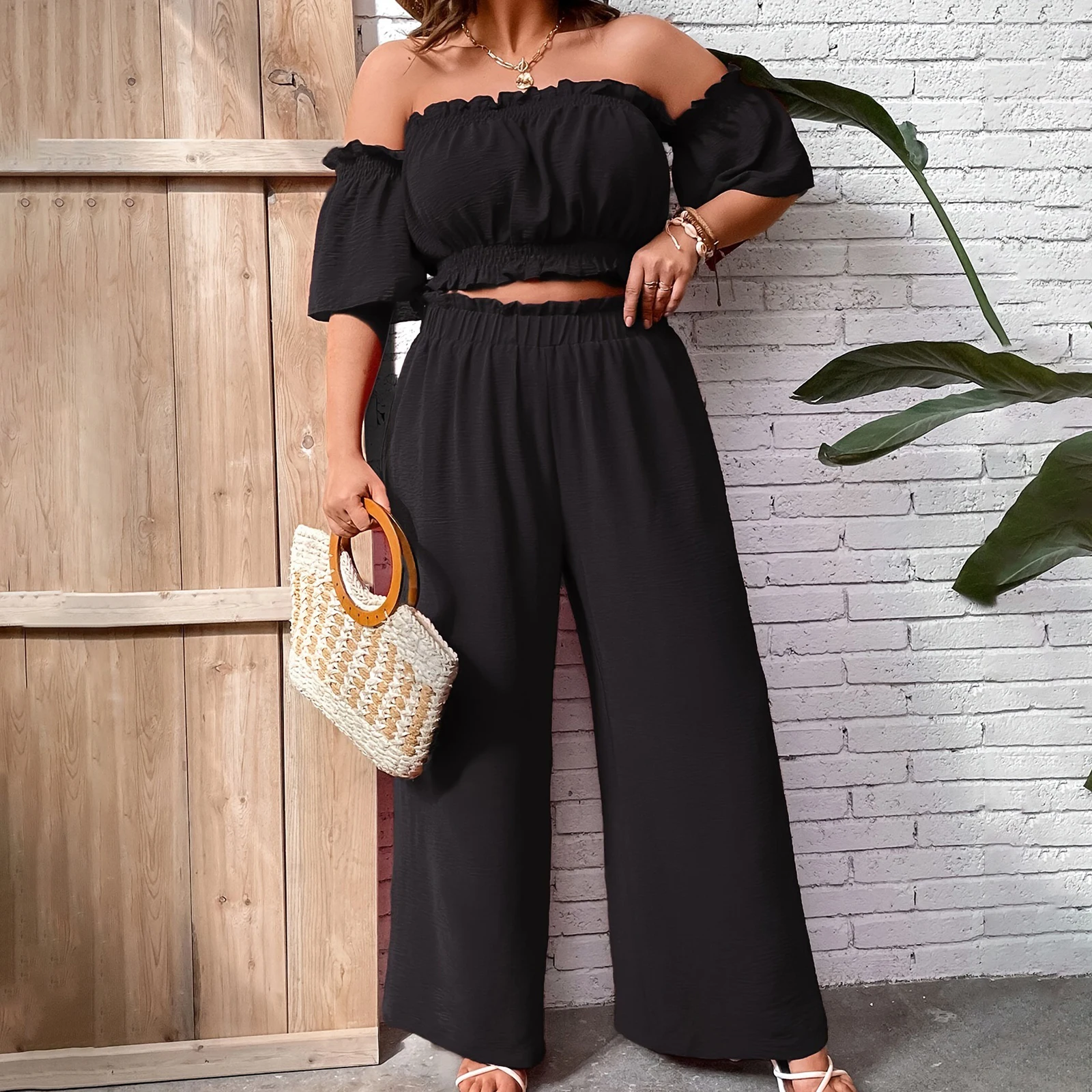 Women’s 2 Piece Black Outfits Sexy Ladies Plus Size Off Shoulder Short Sleeve Crop Tops with Pants Plus Size Sets Streetwear
Women’s 2 Piece Black Outfits Sexy Ladies Plus Size Off Shoulder Short Sleeve Crop Tops with Pants Plus Size Sets Streetwear