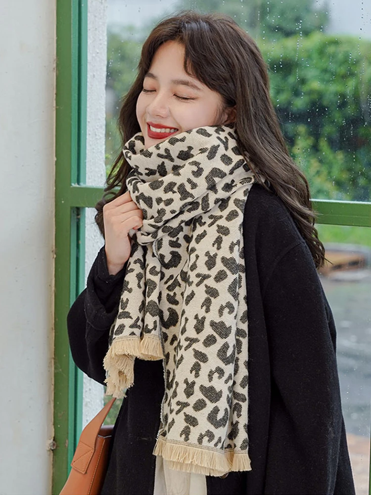 New Arrival Fashion Autumn Winter Leopard Print Scarf Women Warm High Quality Elegant Cute Outdoor Fresh Lovely Shawl
New Arrival Fashion Autumn Winter Leopard Print Scarf Women Warm High Quality Elegant Cute Outdoor Fresh Lovely Shawl