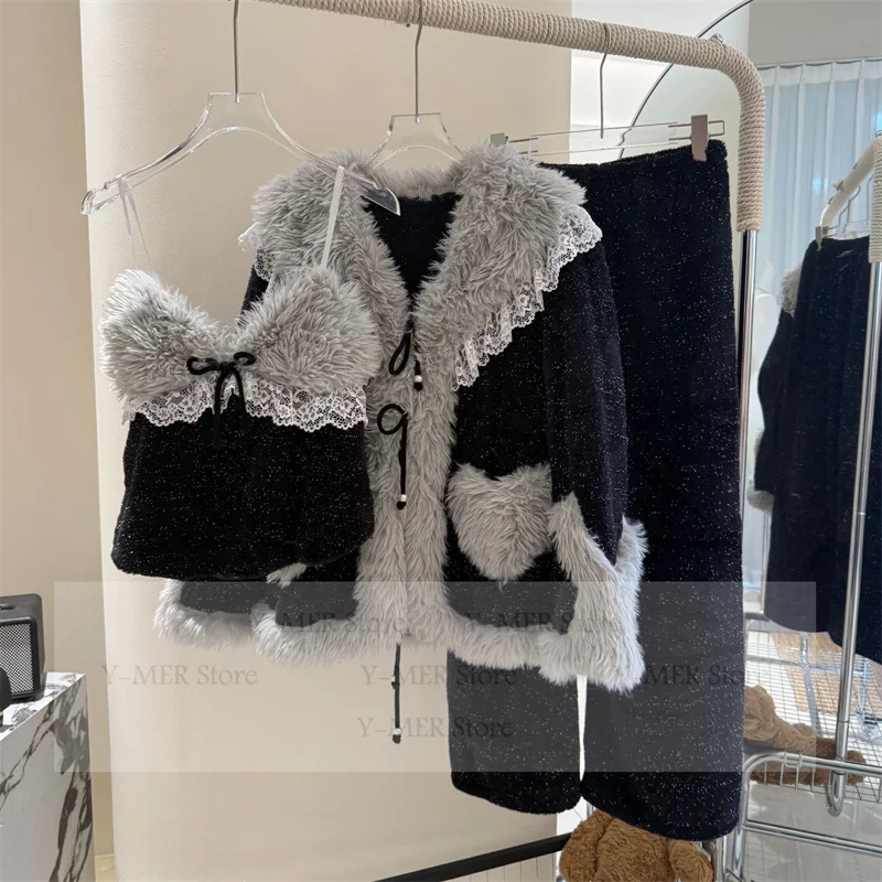 2025 Winter New Year Sleep Set Women Warm Coral Fleece Pajamas Suit Kawaii Plush Collar Coat Can Be Outwear Nightwear Homewear
2025 Winter New Year Sleep Set Women Warm Coral Fleece Pajamas Suit Kawaii Plush Collar Coat Can Be Outwear Nightwear Homewear