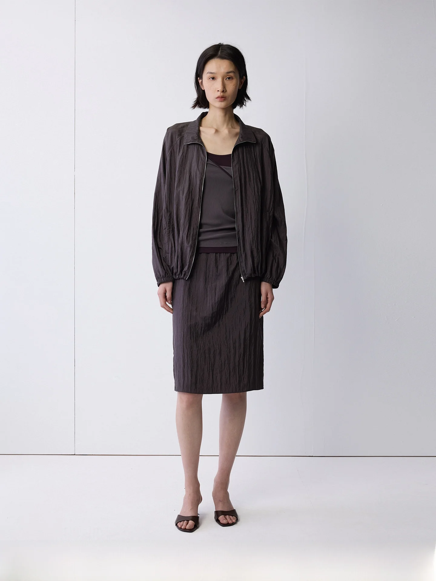 Silk Blend Pleated Texture Loose Waist Straight Skirt Back Split Women's Mid-Length Skirts Elastic Waist Summer Skirts
Silk Blend Pleated Texture Loose Waist Straight Skirt Back Split Women's Mid-Length Skirts Elastic Waist Summer Skirts