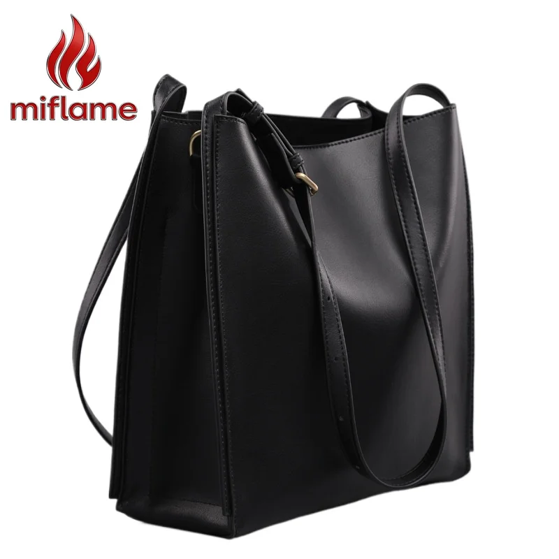 Genuine Leather Bucket Bag for Women Commute Spacious Vintage Minimalist with Detachable Strap Logo-Free Quiet Luxury
Genuine Leather Bucket Bag for Women Commute Spacious Vintage Minimalist with Detachable Strap Logo-Free Quiet Luxury