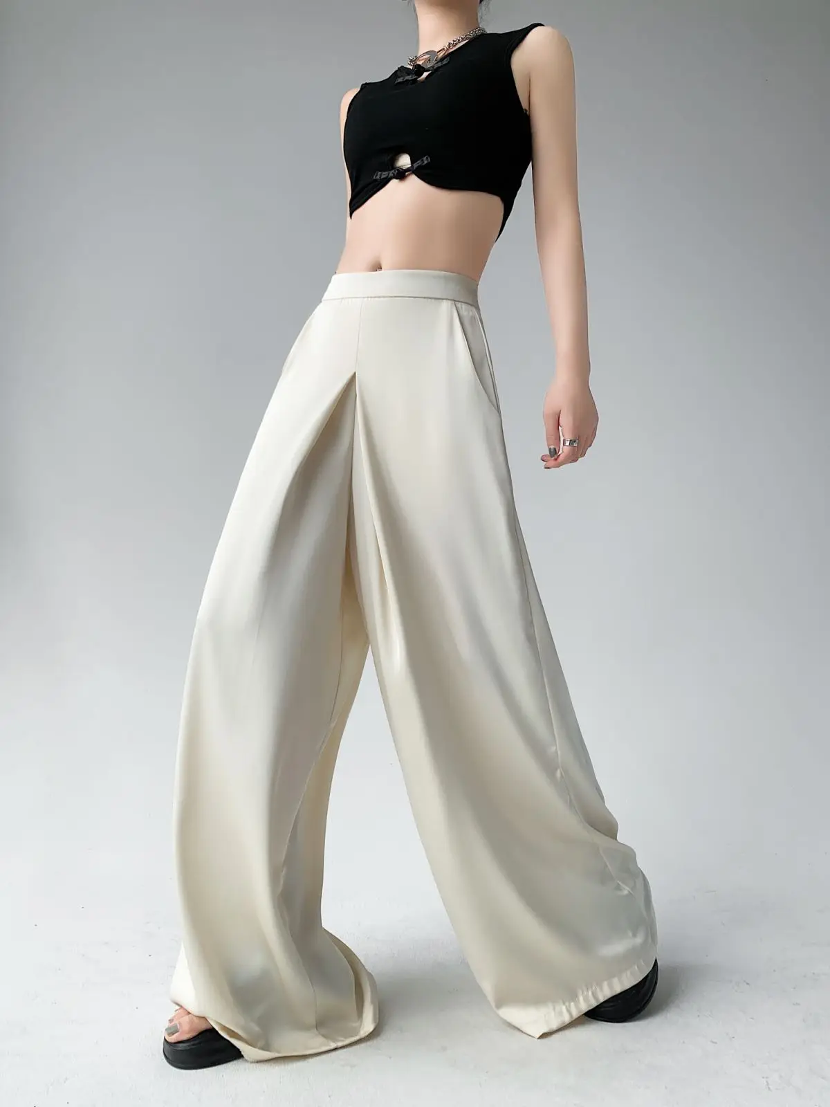2024 High Waist Acetate Satin Loose Wide Leg Suits Pants Women Spring New Full Length Smooth Straight Trousers Female 1978
2024 High Waist Acetate Satin Loose Wide Leg Suits Pants Women Spring New Full Length Smooth Straight Trousers Female 1978