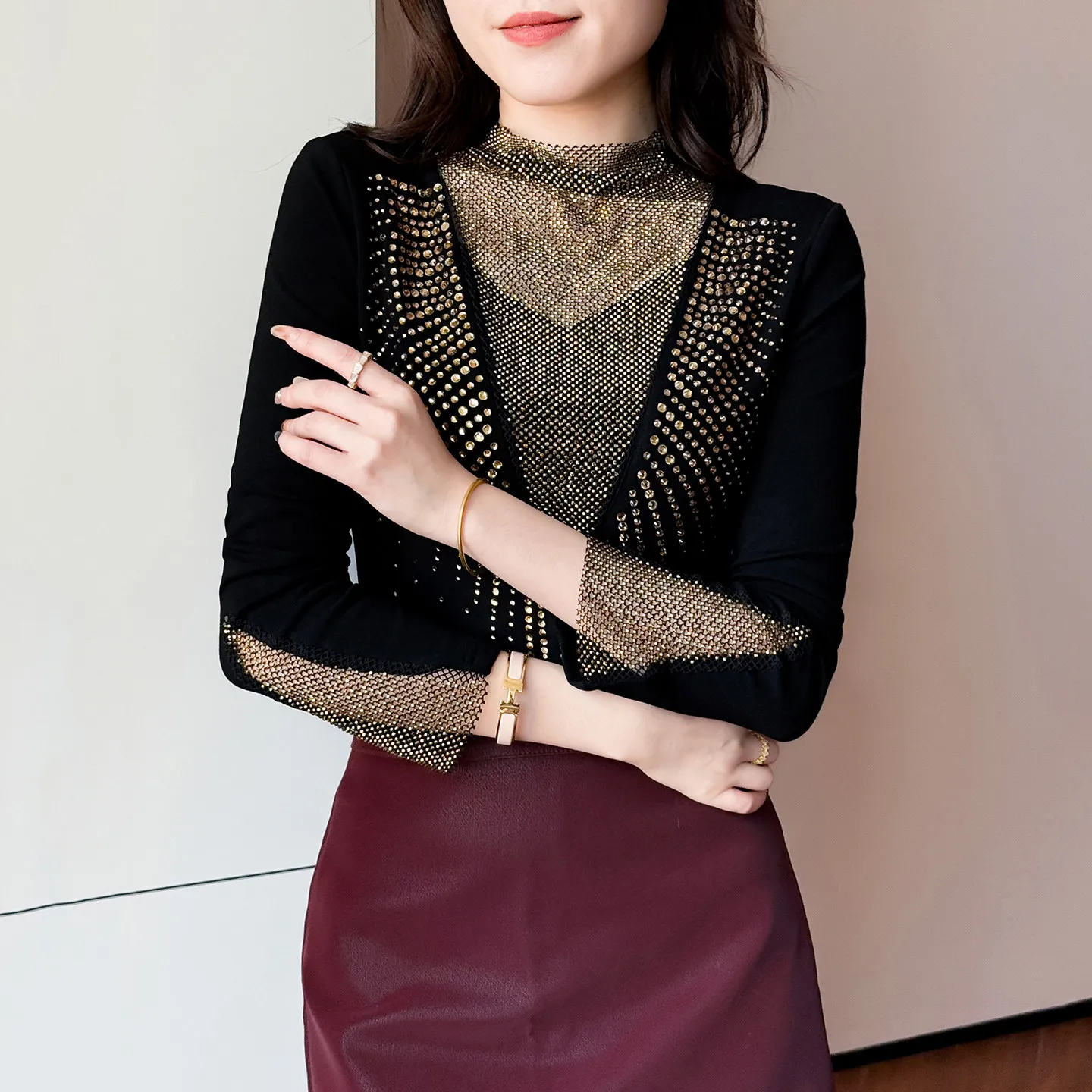 Ele Beaded Long Sve T-irt Women's Thiened Floing Tight Fit High Collar Base irt Faionable Autumn Winter Top
Ele Beaded Long Sve T-irt Women's Thiened Floing Tight Fit High Collar Base irt Faionable Autumn Winter Top
