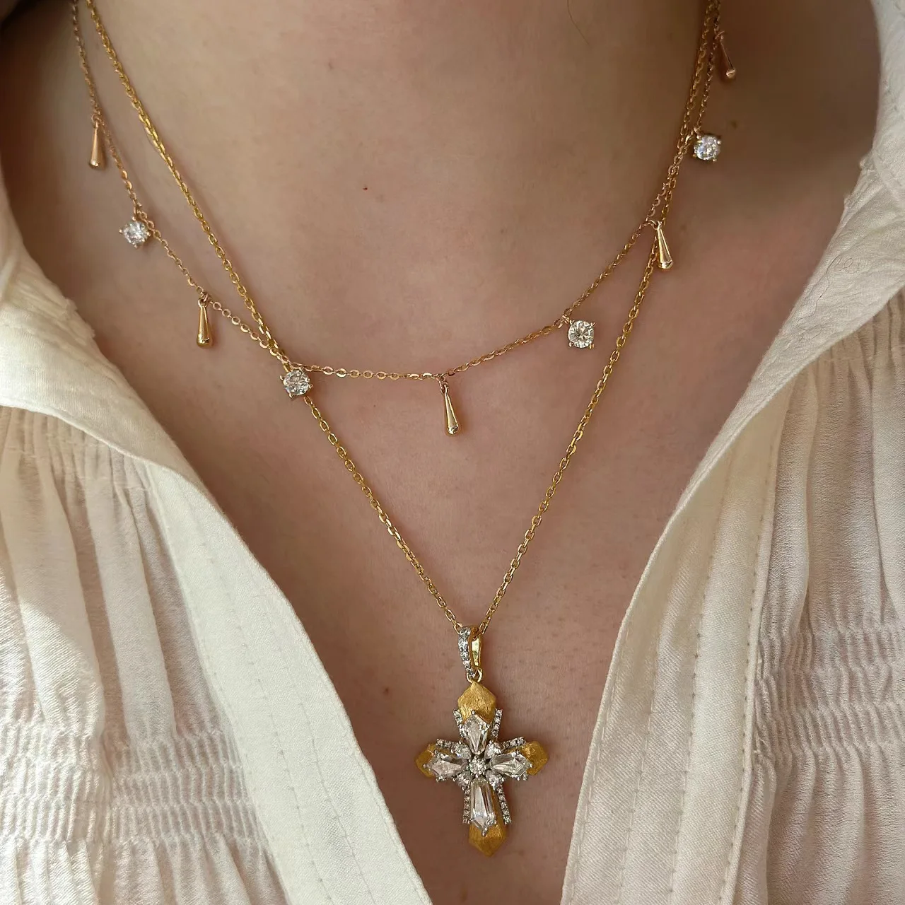 Foydjew Italian Retro Jewelry Cross Design Gold Color Pendant Necklaces Fashion Double-layer Necklace For Women
Foydjew Italian Retro Jewelry Cross Design Gold Color Pendant Necklaces Fashion Double-layer Necklace For Women