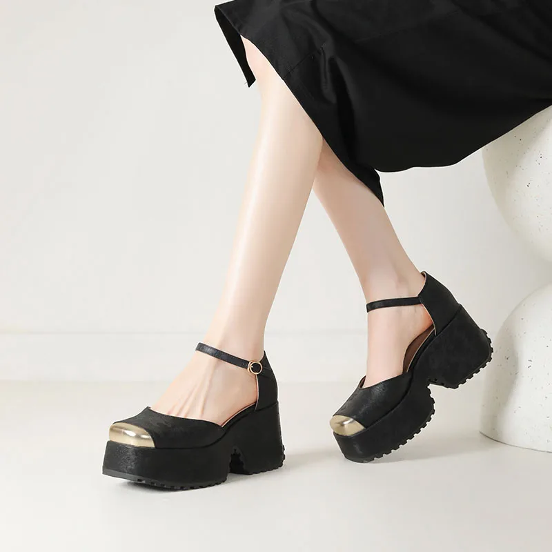 2025 лаконичные сандалии разных цветов в стиле панк, женские летние сандалии с пряжкой и ремешком, толстая подошва, модельные женские туфли на высоком каблуке и платформе, серебристые
2025 лаконичные сандалии разных цветов в стиле панк, женские летние сандалии с пряжкой и ремешком, толстая подошва, модельные женские туфли на высоком каблуке и платформе, серебристые