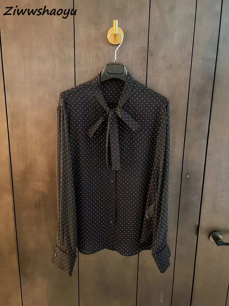 High Quality Summer Women Fashion Runway Designer Lantern Long Sleeve Bow Polka Dot Printed Real Silk Loose Shirts Blouses
High Quality Summer Women Fashion Runway Designer Lantern Long Sleeve Bow Polka Dot Printed Real Silk Loose Shirts Blouses