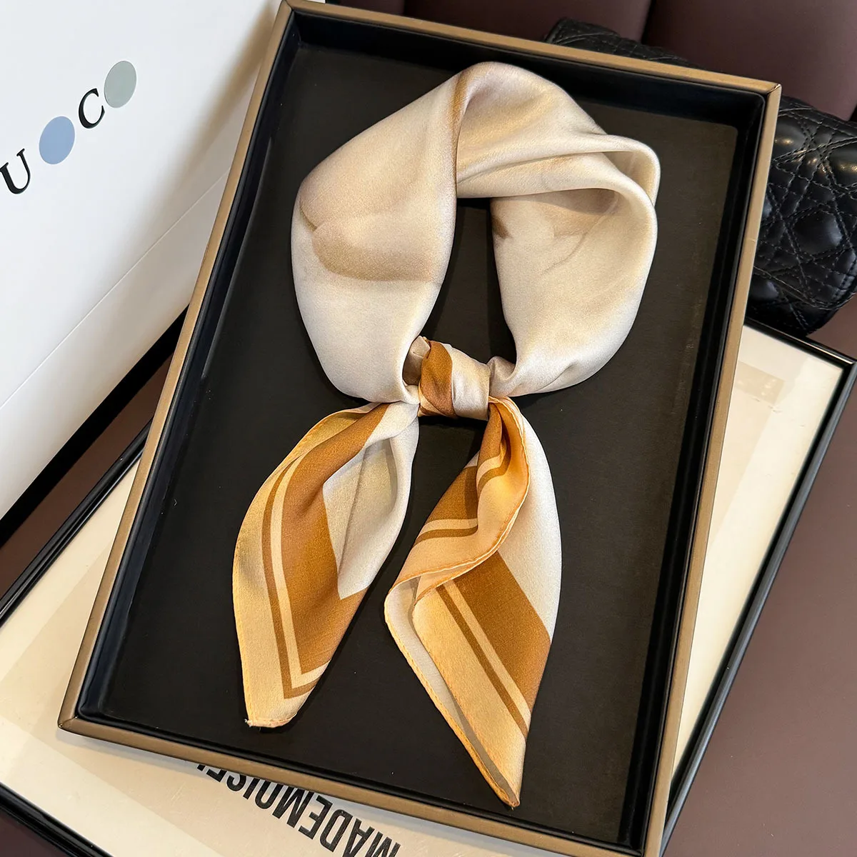 Fashion Printing 100% Silk Scarf Hijab Women Luxury Design Square Scarf Girl Ribbon Hairband Neckerchief Foulard Hair Band
Fashion Printing 100% Silk Scarf Hijab Women Luxury Design Square Scarf Girl Ribbon Hairband Neckerchief Foulard Hair Band