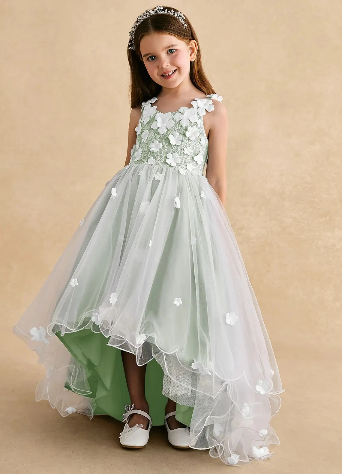 Customized Dusty Sage A-Line Lace Tulle Flower Girl Dress Spaghetti Straps Floral Short Front Long Back with Bow Kids Gowns
Customized Dusty Sage A-Line Lace Tulle Flower Girl Dress Spaghetti Straps Floral Short Front Long Back with Bow Kids Gowns