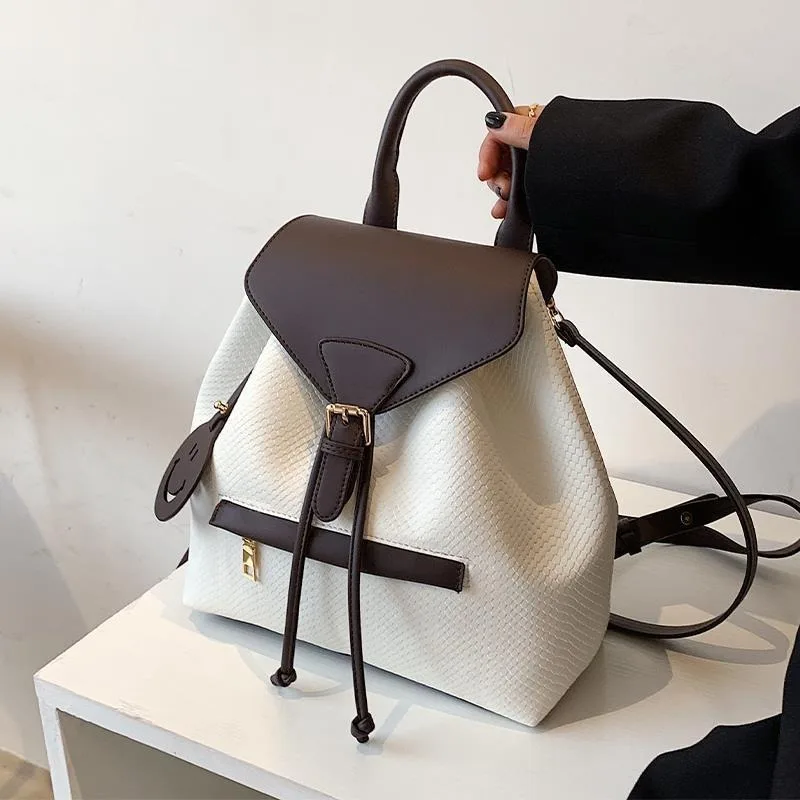 Affordable Female Bag for Students Functional Shoulder Bag for College and Daily Use
Affordable Female Bag for Students Functional Shoulder Bag for College and Daily Use