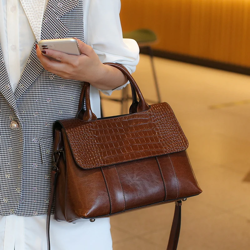 Women Crocodil Cowhide Genuine Leather Tote Bag Female Luxury Designer Shoulder Bags Ladies Retro Large Capacity Handbag
Women Crocodil Cowhide Genuine Leather Tote Bag Female Luxury Designer Shoulder Bags Ladies Retro Large Capacity Handbag