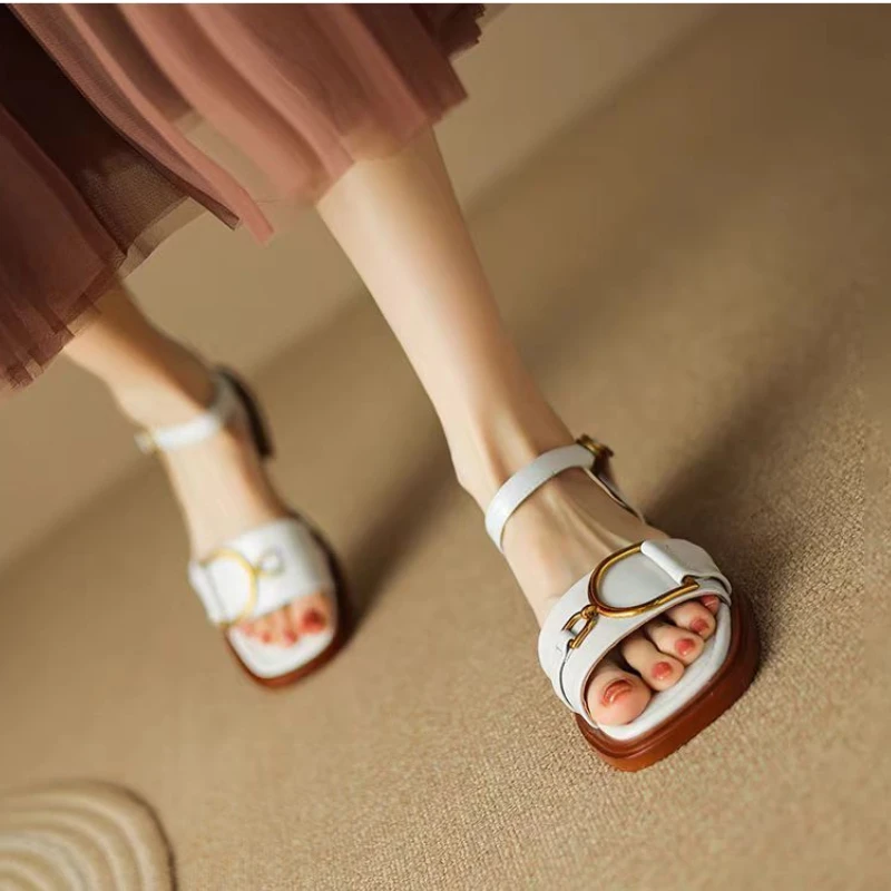 Women's Sandals Hot Sale Leather Low Heels Casual Women Metal Decoration Low Thick Heels Summer Walk Sandals
Women's Sandals Hot Sale Leather Low Heels Casual Women Metal Decoration Low Thick Heels Summer Walk Sandals