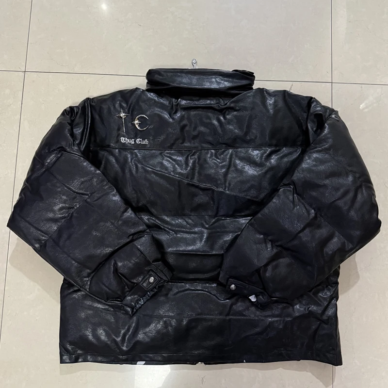 Американский тренд THUG CLUB Куртка на хлопковой подкладке Утепленная верхняя одежда высокого качества с рисунком звезды и луны Thug Клубное кожаное пальто
Американский тренд THUG CLUB Куртка на хлопковой подкладке Утепленная верхняя одежда высокого качества с рисунком звезды и луны Thug Клубное кожаное пальто