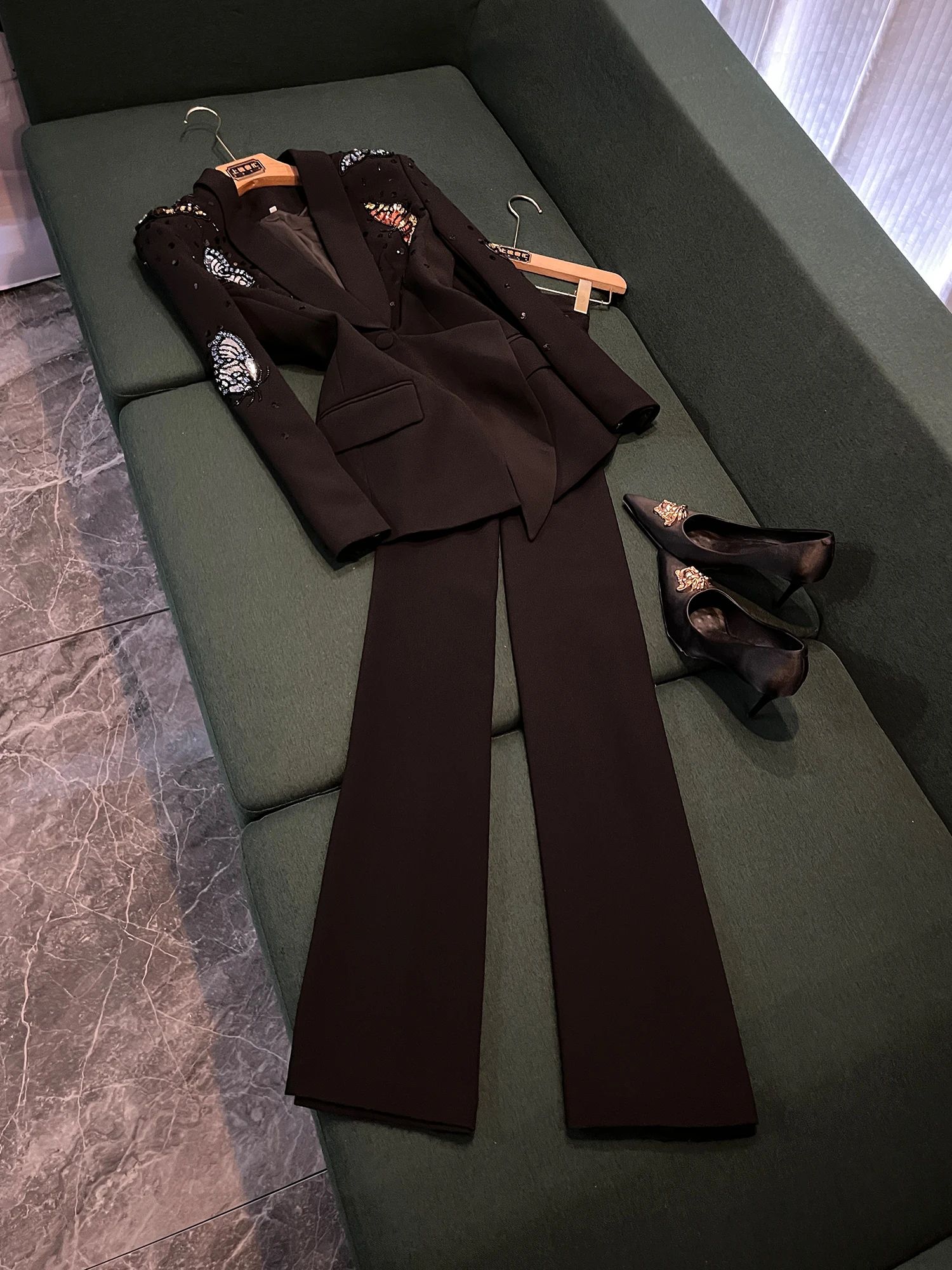 Ele Design Уникальный тяжелый рабочий женский комплект с длинными брюками с 3D Embellied Diamond A05500 для детей 35 лет
Ele Design Уникальный тяжелый рабочий женский комплект с длинными брюками с 3D Embellied Diamond A05500 для детей 35 лет