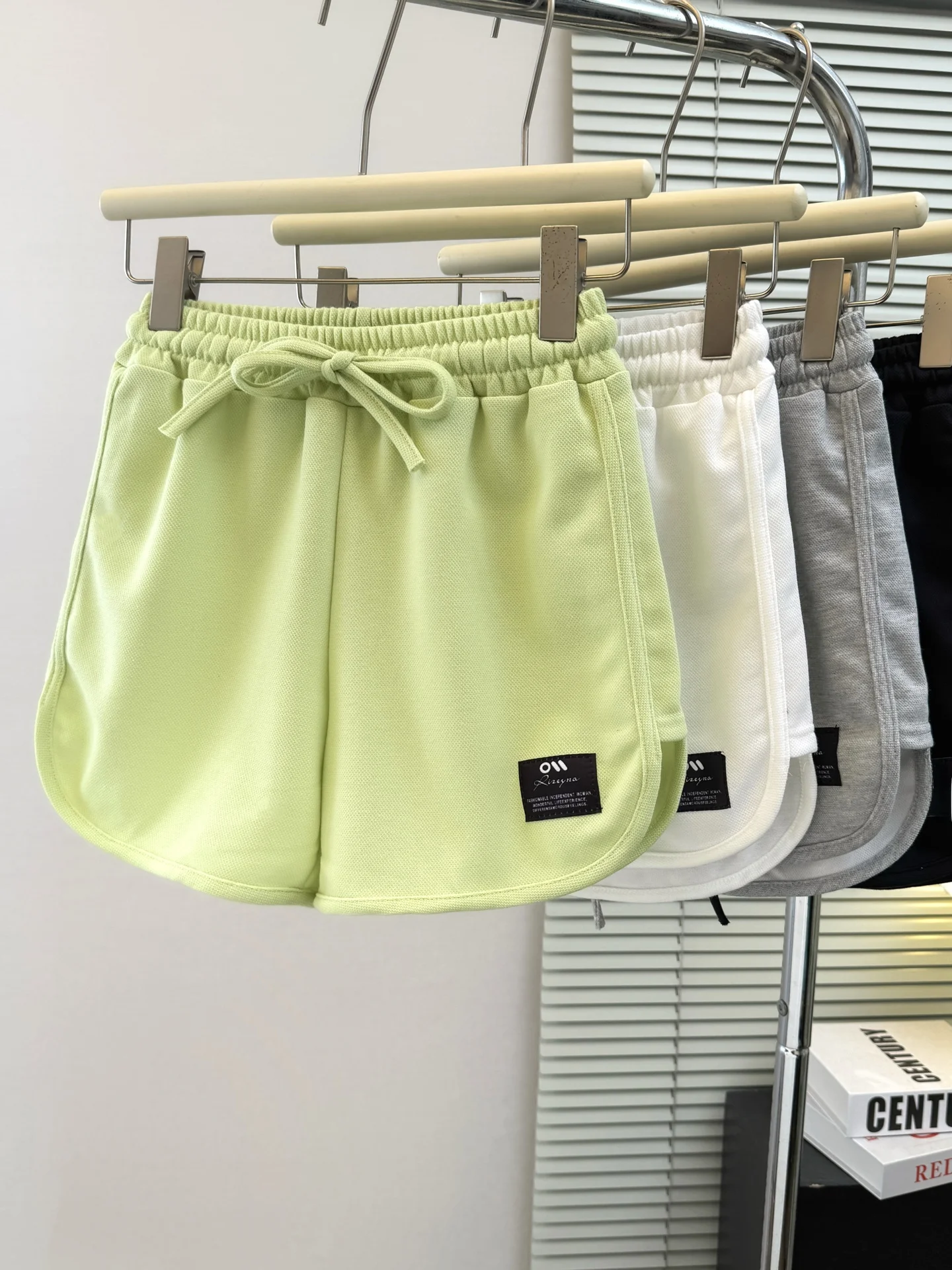High Waist Wide Leg Casual Shorts Women's Summer Korean Style Home Outdoor Sports Loose Small Size Beach Running Shorts
High Waist Wide Leg Casual Shorts Women's Summer Korean Style Home Outdoor Sports Loose Small Size Beach Running Shorts