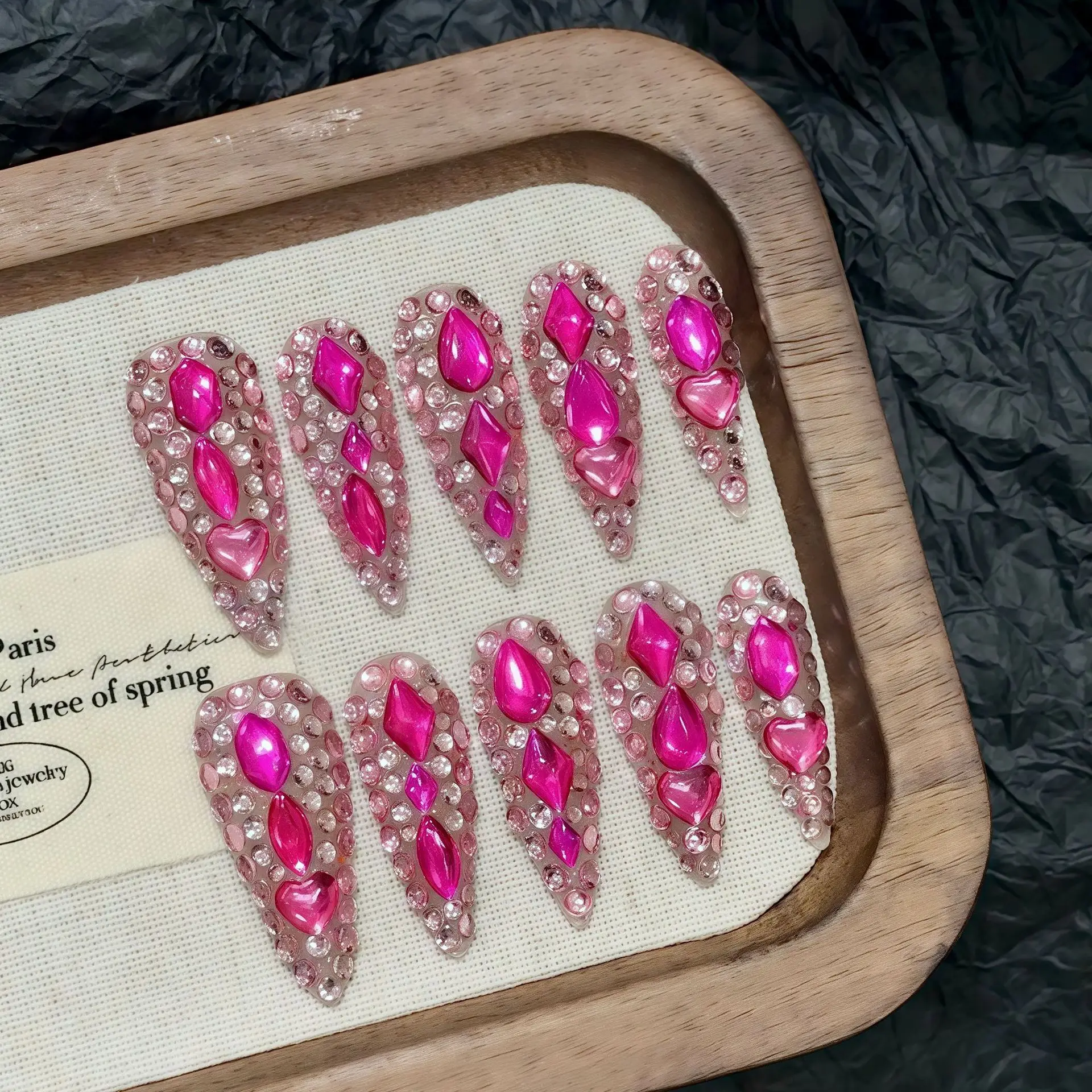 10pcs Shimmery Diamond Handmade Press On Nails Rose Pink Light Luxury False Nails For Hot Girls Long-pointed Wearable Fake Nail
10pcs Shimmery Diamond Handmade Press On Nails Rose Pink Light Luxury False Nails For Hot Girls Long-pointed Wearable Fake Nail