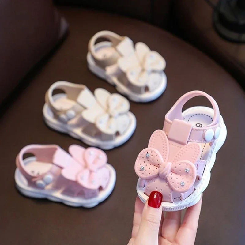 New Summer Aged 0-3 Cute Bow Rhinestone Baby Shoes For Girls Non-Slip Soft-Soled Children Toddler Kids Sandals With Covered Toes
New Summer Aged 0-3 Cute Bow Rhinestone Baby Shoes For Girls Non-Slip Soft-Soled Children Toddler Kids Sandals With Covered Toes