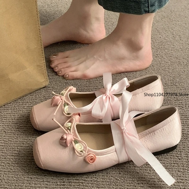2025 Classic Silk Ballet Shoes Lace Up Ballet Shoes Women Square Toe Bowtie and Rose Flower Women Flats Elegant Valentine Shoes
2025 Classic Silk Ballet Shoes Lace Up Ballet Shoes Women Square Toe Bowtie and Rose Flower Women Flats Elegant Valentine Shoes