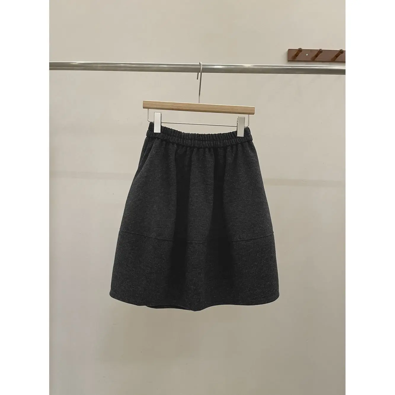 Korean Style High Waist Pleated Flower Bud Woolen Skirt Women's Autumn Winter New Grey Elegant Versatile Drapey A-Line S...
Korean Style High Waist Pleated Flower Bud Woolen Skirt Women's Autumn Winter New Grey Elegant Versatile Drapey A-Line S...
