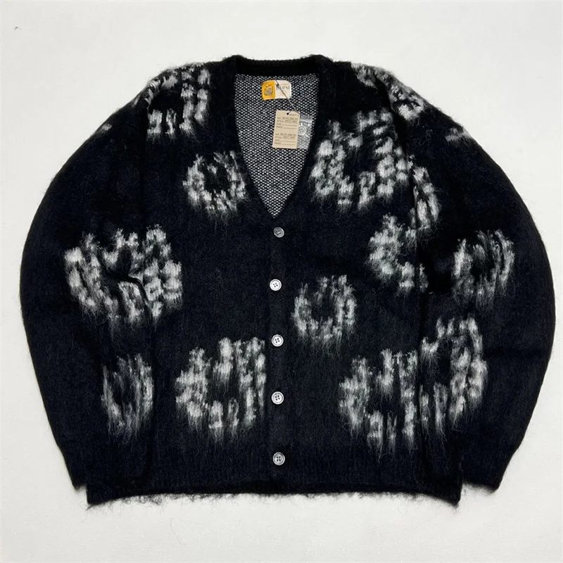 Fashionable and casual Saint Mxxxxxx cardigan sweater loose fit knitted sweater men
Fashionable and casual Saint Mxxxxxx cardigan sweater loose fit knitted sweater men