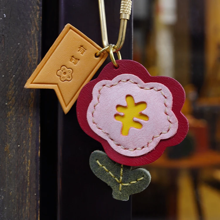 Handmade Leather Keychain Gift, Original Pendant, Bag Charm, Genuine Leather Creative Keychain
Handmade Leather Keychain Gift, Original Pendant, Bag Charm, Genuine Leather Creative Keychain