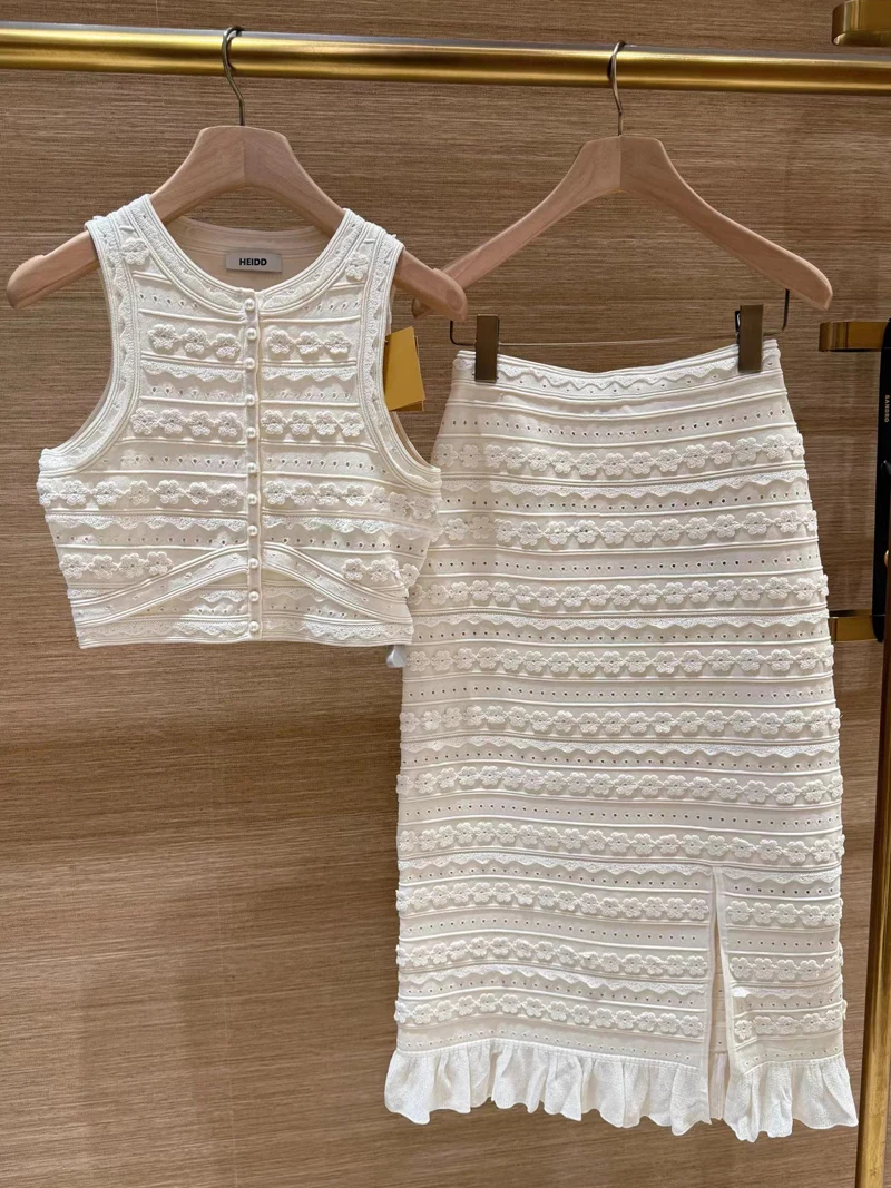 Spring 2025 Heidd Women's Fashion Set Long Pants round Neck Knitted Top with 3D Flower Decoration And Lace Skirt Elegant Style
Spring 2025 Heidd Women's Fashion Set Long Pants round Neck Knitted Top with 3D Flower Decoration And Lace Skirt Elegant Style