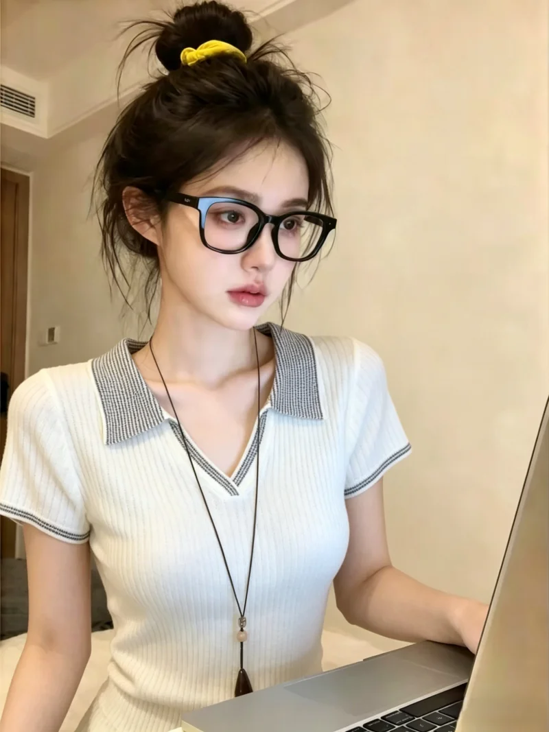 Korean Style Short Sleeve Knitted Neck Top Women's Summer New Slimming Self-Keeping Color Block Fashionable Versatile Top
Korean Style Short Sleeve Knitted Neck Top Women's Summer New Slimming Self-Keeping Color Block Fashionable Versatile Top