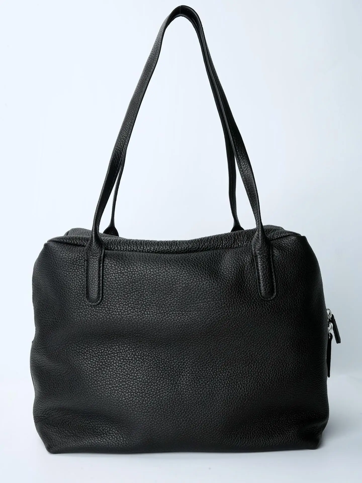 Women's Premium Genuine Leather Handbag with Sleek Minimalist Design, Ideal for Travel, Office, Daily Wear, and Sophisticated
Women's Premium Genuine Leather Handbag with Sleek Minimalist Design, Ideal for Travel, Office, Daily Wear, and Sophisticated