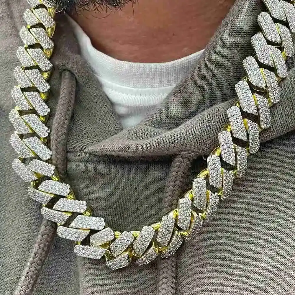 Top Quality Fine Jewelry 925 Sterling Silver 20mm 3 Rows Moissanite Diamond Iced Out Hip Hop Cuban Link Chain
Top Quality Fine Jewelry 925 Sterling Silver 20mm 3 Rows Moissanite Diamond Iced Out Hip Hop Cuban Link Chain
