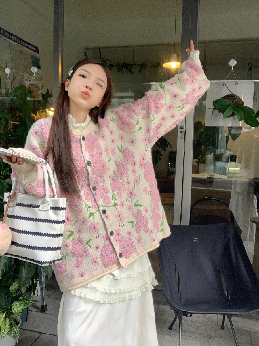 Large Size Pink Floing Flower Design Faionable Sweater Coat Women's Cardigan All-Match Autumn Winter Warm round Ne Button
Large Size Pink Floing Flower Design Faionable Sweater Coat Women's Cardigan All-Match Autumn Winter Warm round Ne Button